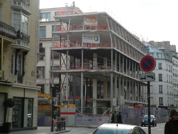  construction du futur siège de la poste, rue de Sèvres
